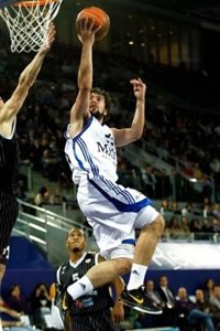 Llull lidera la victoria del Real Madrid