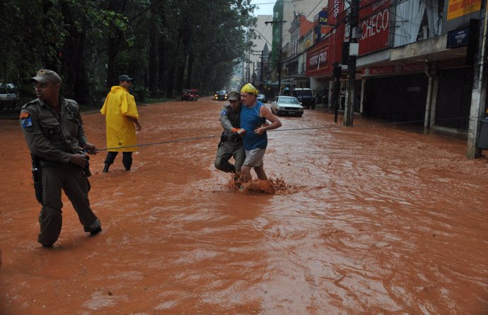 Miles de personas reultaron afectas por las fuertes lluvias en el estado de Río 