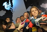 Cospedal vería "lamentable" un "intercambio de cromos" 