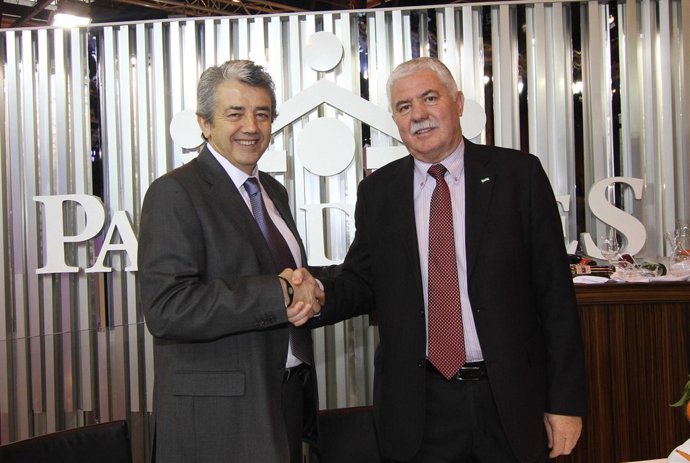 El presidente de Paradores y el presidente de la Red de Cooperación de Ciudades 