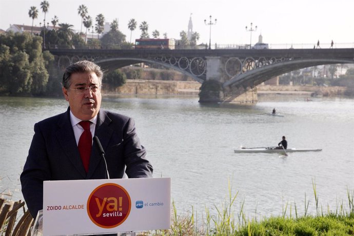 Zoido Presentando Su Propuesta Para El Puerto De Sevilla