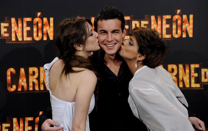 Blanca Suárez, Mario Casas y Macarena Gomez en el estreno de 'Carne de Neón'