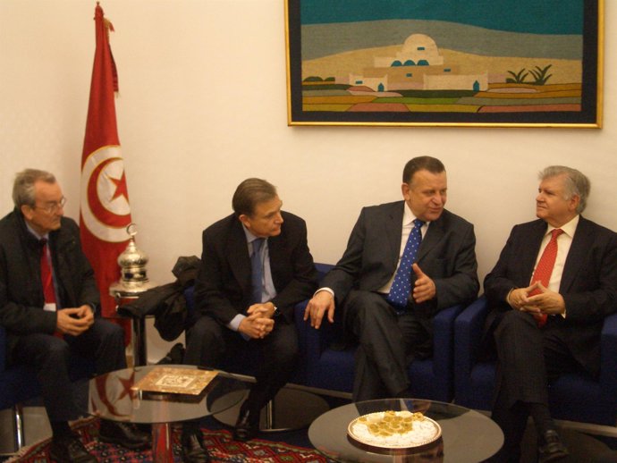 Reunión entre Rafael Ferrando y el embajador de Túnez, Mohamed Ridha Kechrid.