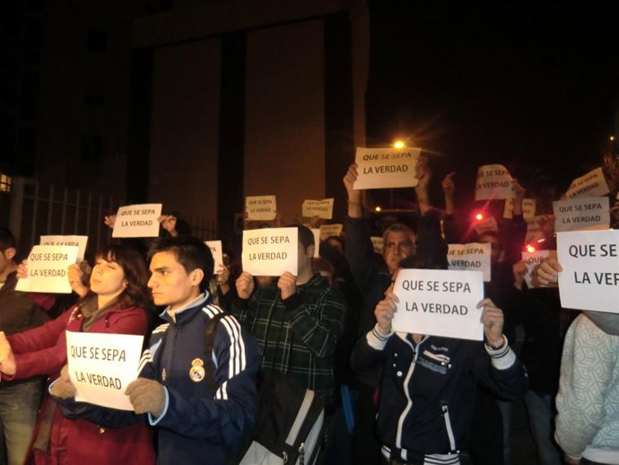 Amigos y compañeros del joven detenido por agresión a Cruz, que quedó en liberta