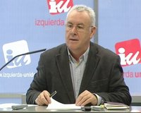 Cayo Lara defiende el modelo autonómico y critica al PP por "no ser de confianza" y estar en "una ambigüedad calculada"