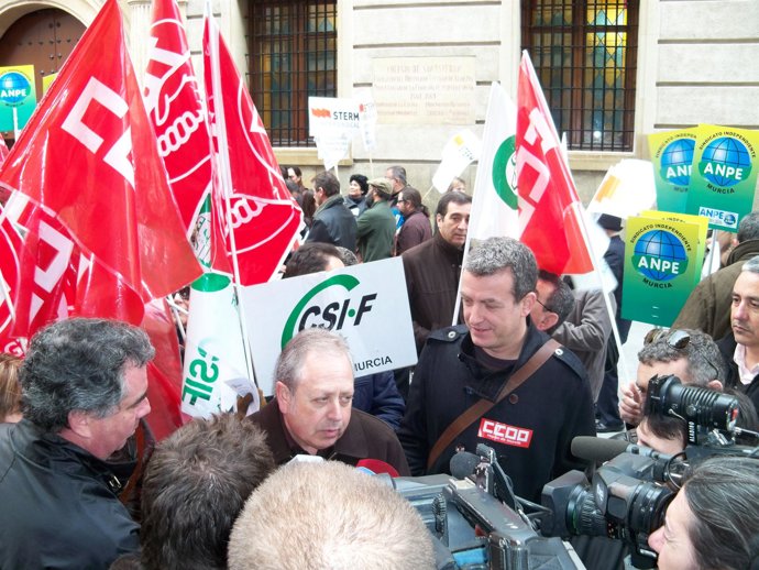 Imagen de los líderes regional de UGT y CCOO