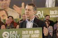 Urkullu pide que se cree una comisión de investigación que trabaje "día y noche" por aclarar "el espionaje" a Ibarretxe