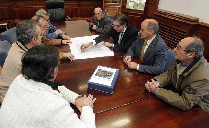 Reunión con los vecinos de la calle Alta