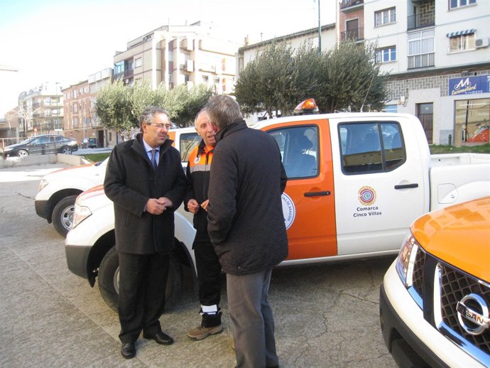 El consejero ha presentado en Ejea los nuevos medios para los voluntarios de Pro