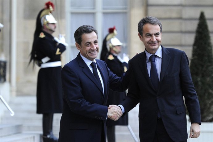 Sarkozy recibe a Zapatero en París