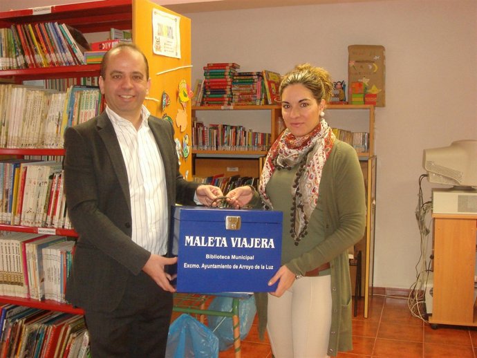 BIBLIOTECA ARROYO DE LA LUZ PREMIADA POR MINISTERIO CULTURA