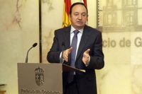 Pedro Sanz acusa a Zapatero de "empeorar la crisis educativa" que padece España