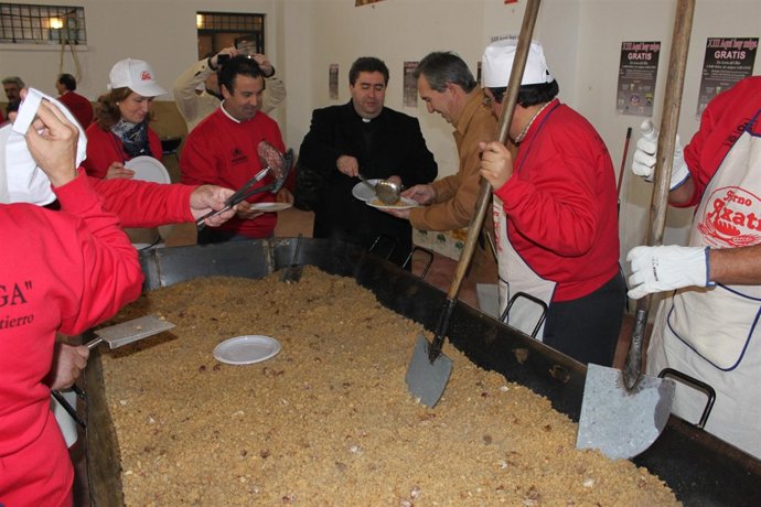 El Frío Y La Lluvia Restan Afluencia De Visitantes Al 'Aquí Hay Miga' De Lora Y 