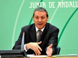 El consejero de Educación de la Junta, Francisco Álvarez de la Chica