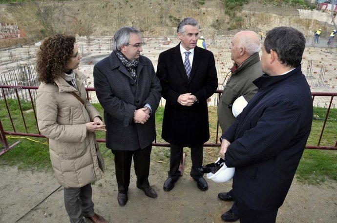 Visitia  del consejero de Cultura, Paulino Plata, a las obras del nuevo teatro d