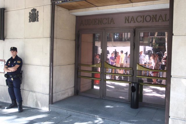 Puerta de la Audiencia Nacional