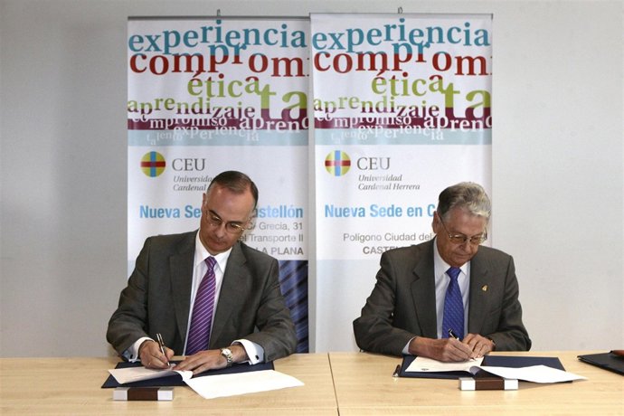 Firma del acuerdo de colaboración entre la UCH CEU y la Real  Academia de Medici