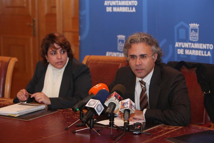 Nota De Prensa Y Foto