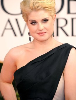 Posado de Kelly Osbourne en los Globos de Oro 2011
