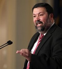 Caamaño: la 'Ley Sinde' es un paso en la "buena dirección" y "habrá otros"