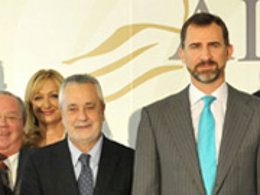 Griñán, con el Príncipe Felipe, en los premios Alas