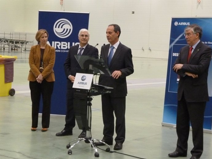 El presidente en su visita a la factoría de Airbus