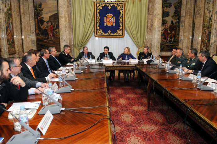 Amparo Valcarce y Pedro Calvo hacen balance de la campaña de seguridad en Navida