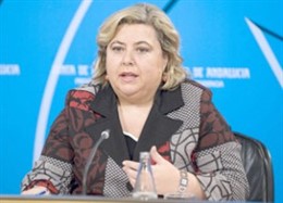 La consejera de Agricultura, Clara Aguilera, en rueda de prensa