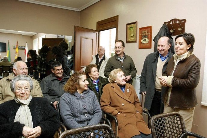 Gorostiaga en el centro social de Rasines