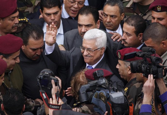 Mahmud Abbas regresa a Cisjordania