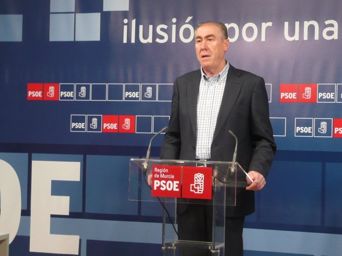 El responsable de Educación del Grupo Parlamentario Socialista, Jesús López