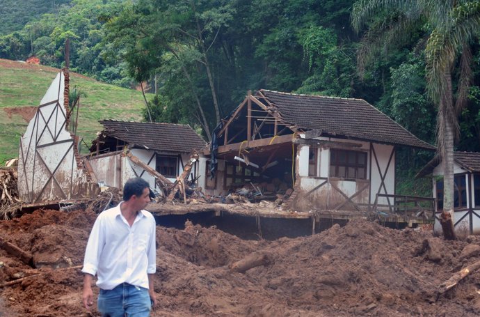 Las lluvias en el estado de Río de Janeiro dejan pérdidas millonarias en infraes