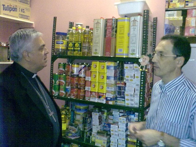 Visita Del Obispo A Los Proyectos De Cáritas Diocesana De Tenerife
