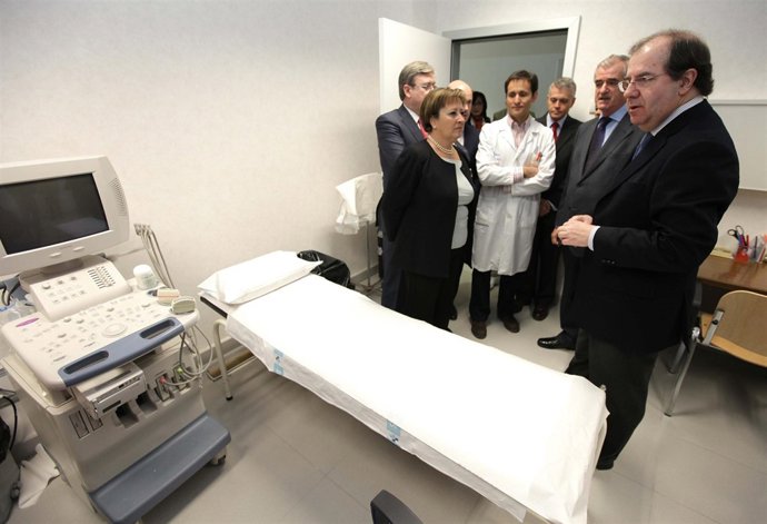 El presidente de la Junta, Juan Vicente Herrera, inaugura la ampliación y reform