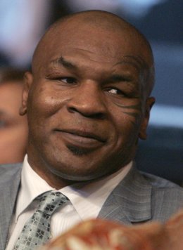 El campeón de peso pesado Mike Tyson