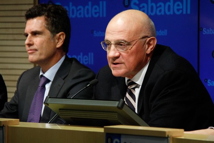 Oliu, en rueda de prensa