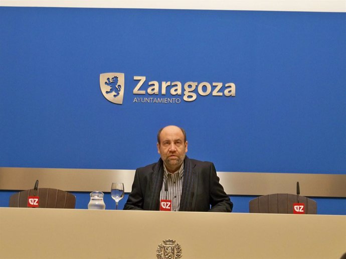 El portavoz del grupo municipal de IU en el Ayuntamiento de Zaragoza, José Manue
