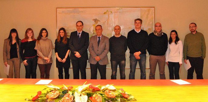 Entrega de becas de la Fundación Cajamurcia. En la imagen, los becarios junto al