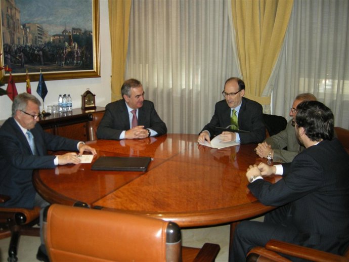 De izquierda a derecha: Francisco Faraco (director del Área de