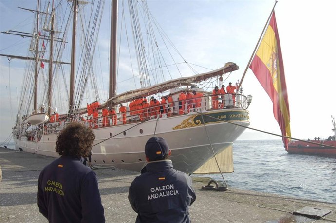 El Galeón Andalucía despide al buque escuela de la Armada Española en Estambul
