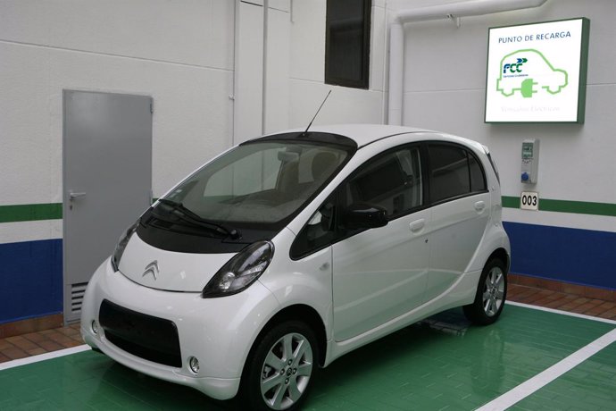 Nuevas plazas de aparcamiento para coches eléctricos de FCC