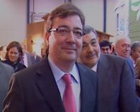 Vara prefiere que Zapatero diga antes del 22 de mayo si se volverá a presentar para que el PP "no se salga con la suya"