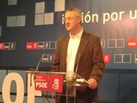 Caldera: "el gran acuerdo" sobre pensiones "revitaliza" a Zapatero