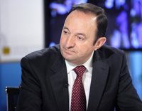 Sanz dice que la política económica de su Ejecutivo "sigue marcando un diferencial sustancial" con media nacional