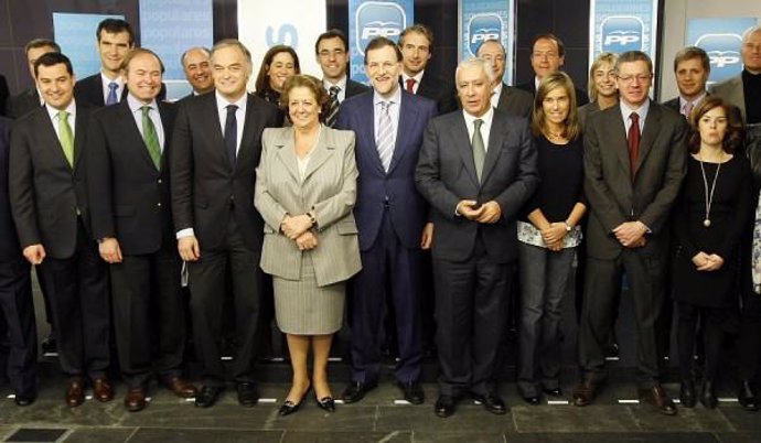 De la Serna con Rajoy y otros alcaldes del PP