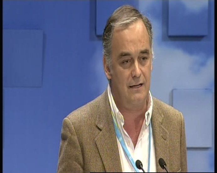 Pons critica el abandono de Zapatero a "la España real"