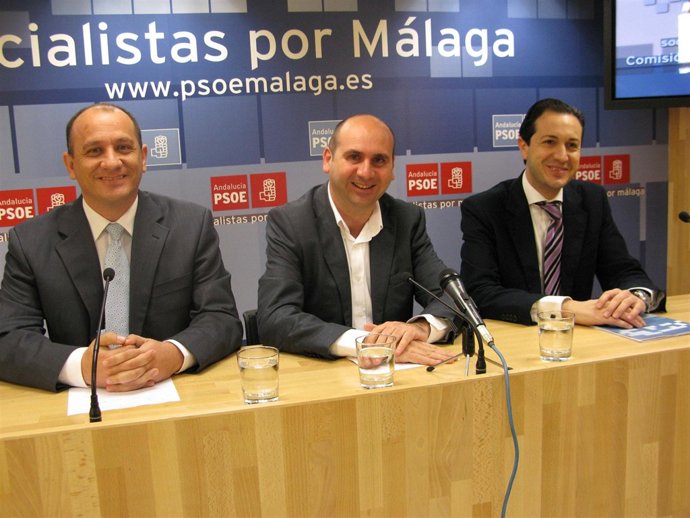 Conejo, Cañestro, García León en la rueda de prensa 