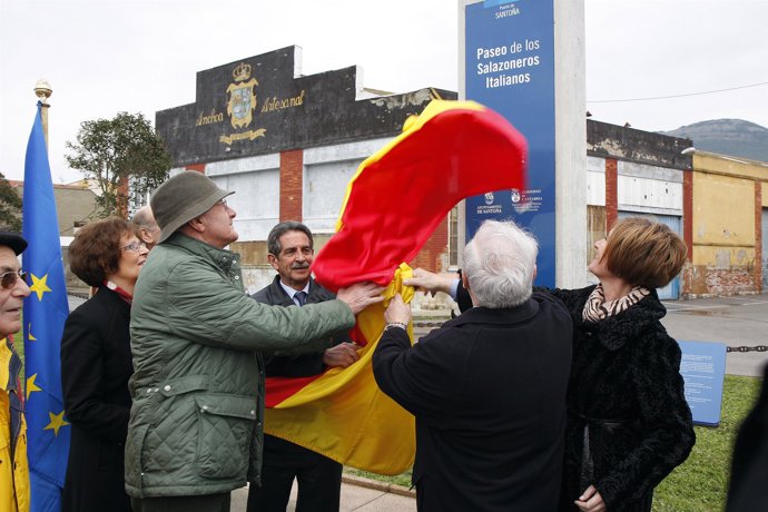 Monolito salazoneros en Santoña