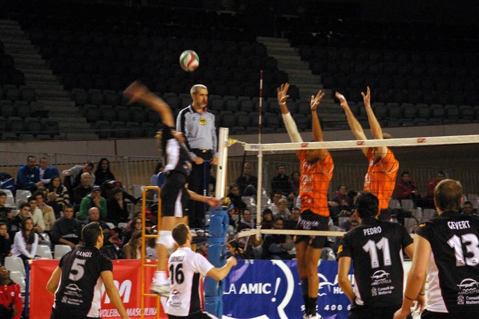 Noticia Voleibol. Superliga Masculina. Crónica De La 14ª Jornada.
