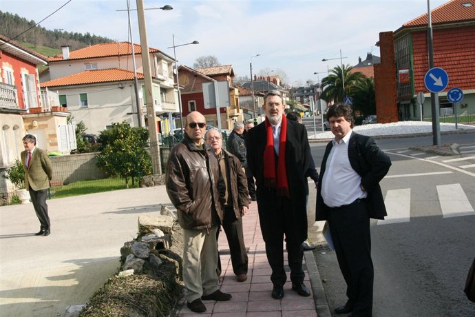 Ibáñez y Gómez visitan las obras en la N-634